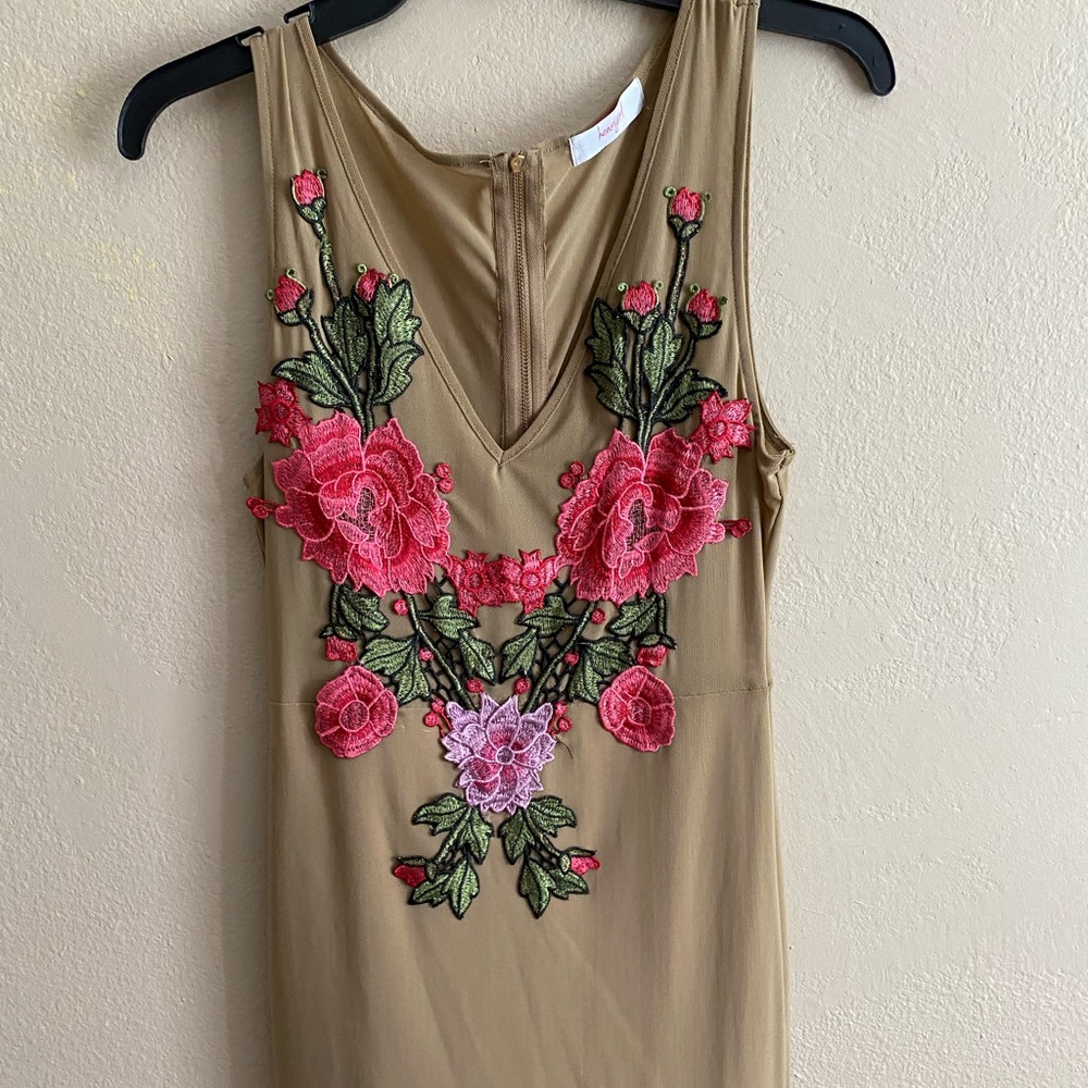 Henrigirl Tan dress with floral patches